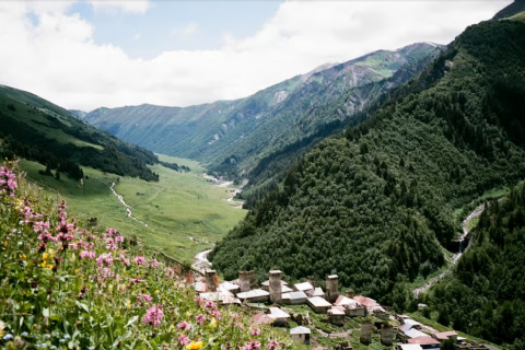 GÜRCİSTAN MESTİA SVANETİ TREKKİNG TURU-MERGEZ MACERA TURİZM